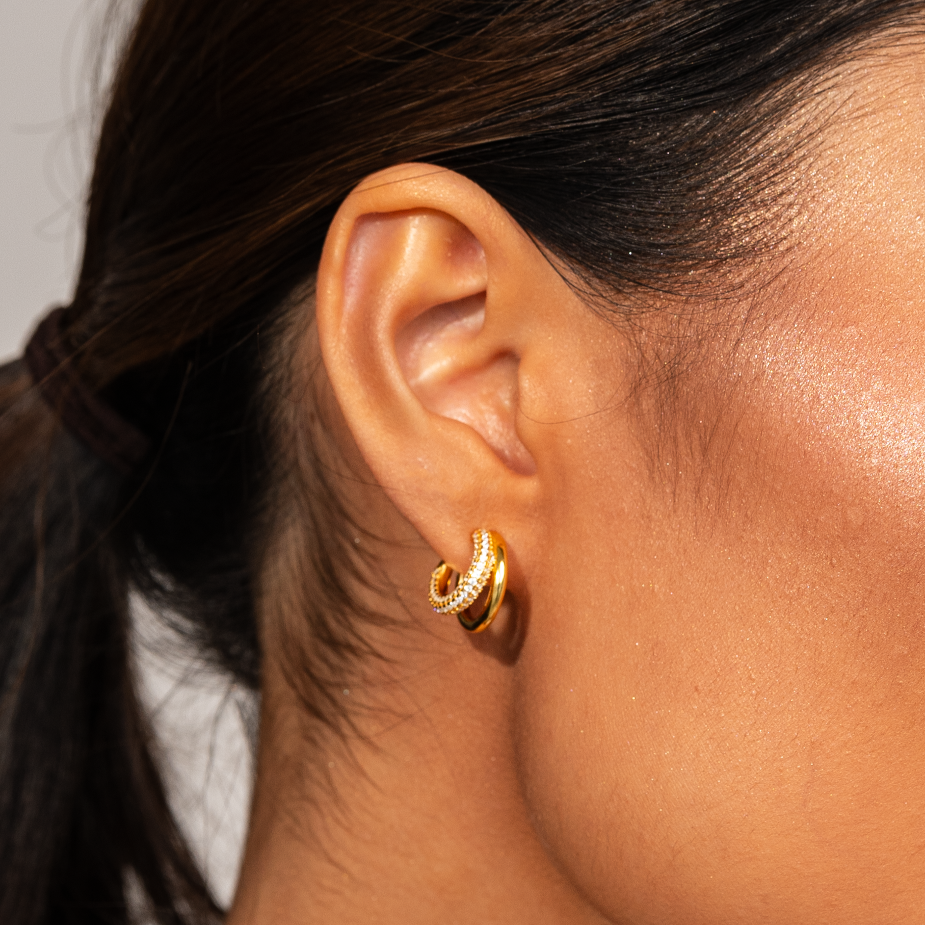 Boucles d'oreilles superposées