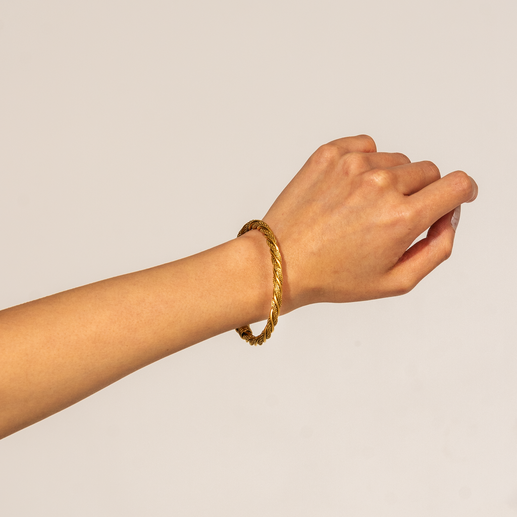Bracelet Manchette Tressée en Or