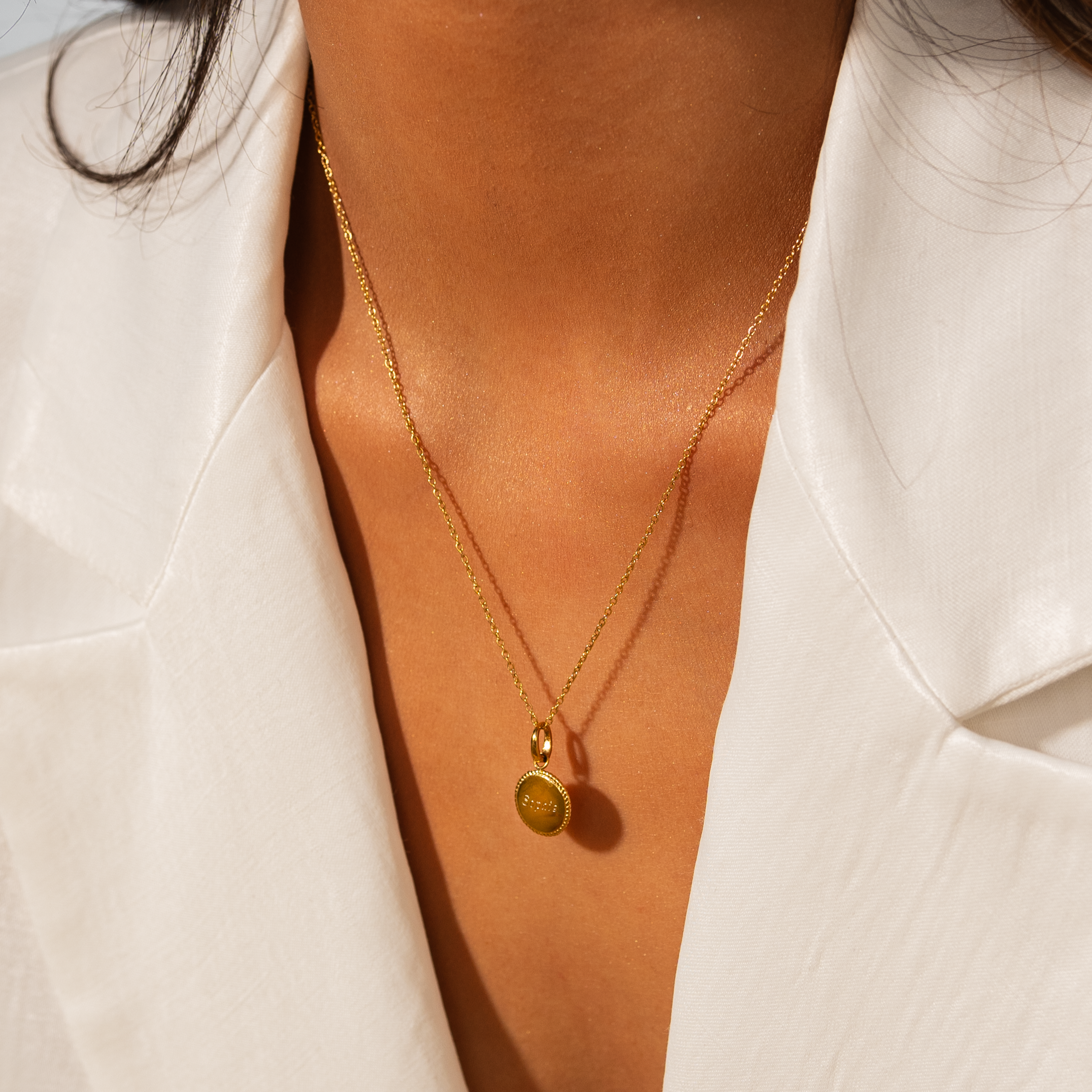 Collier Pendentif Cercle Perlé en Or
