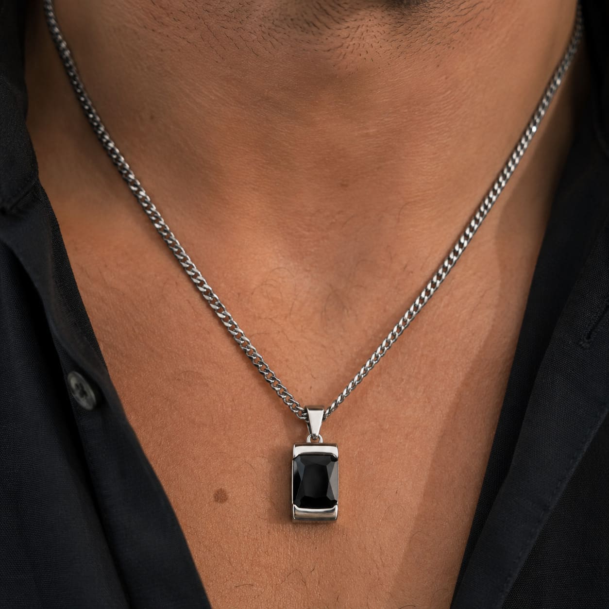 Apollo Black | Collier Iconique Avec Pierre Homme