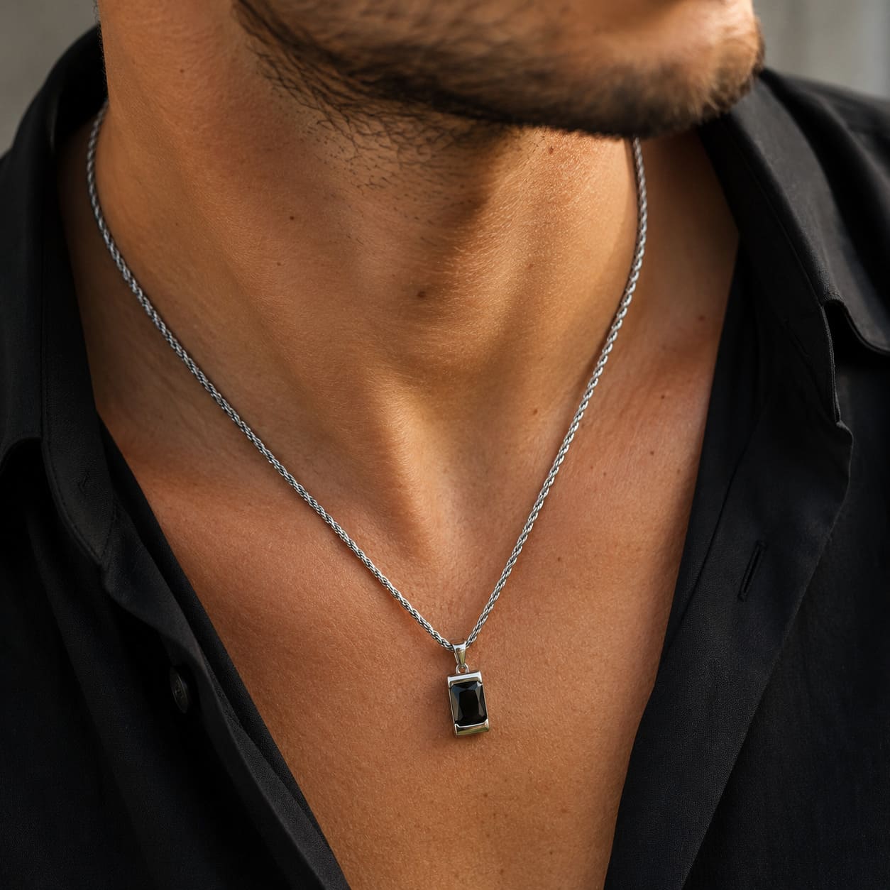 Apollo Black | Collier Iconique Avec Pierre Homme