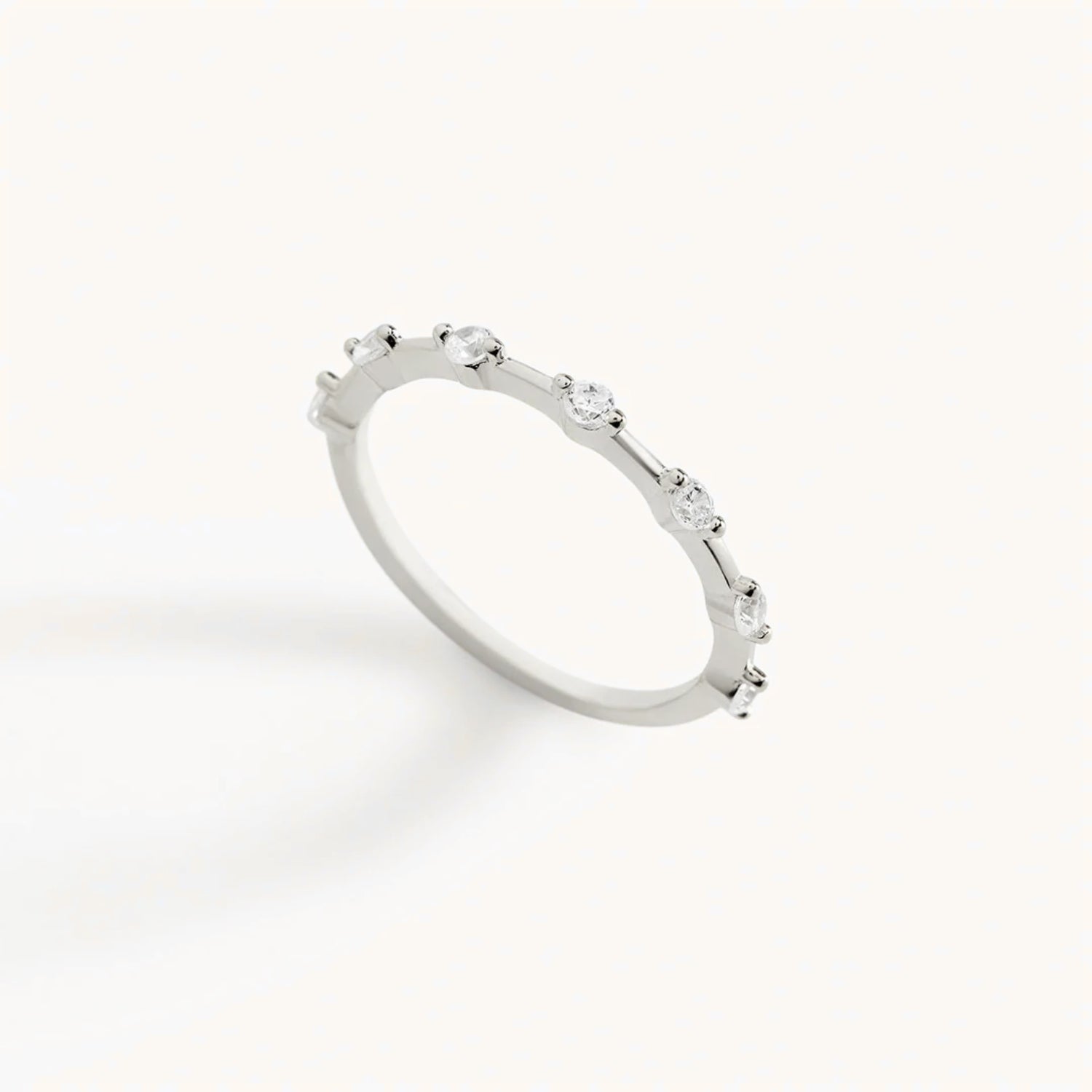 Bague Fine Éternité Flottante