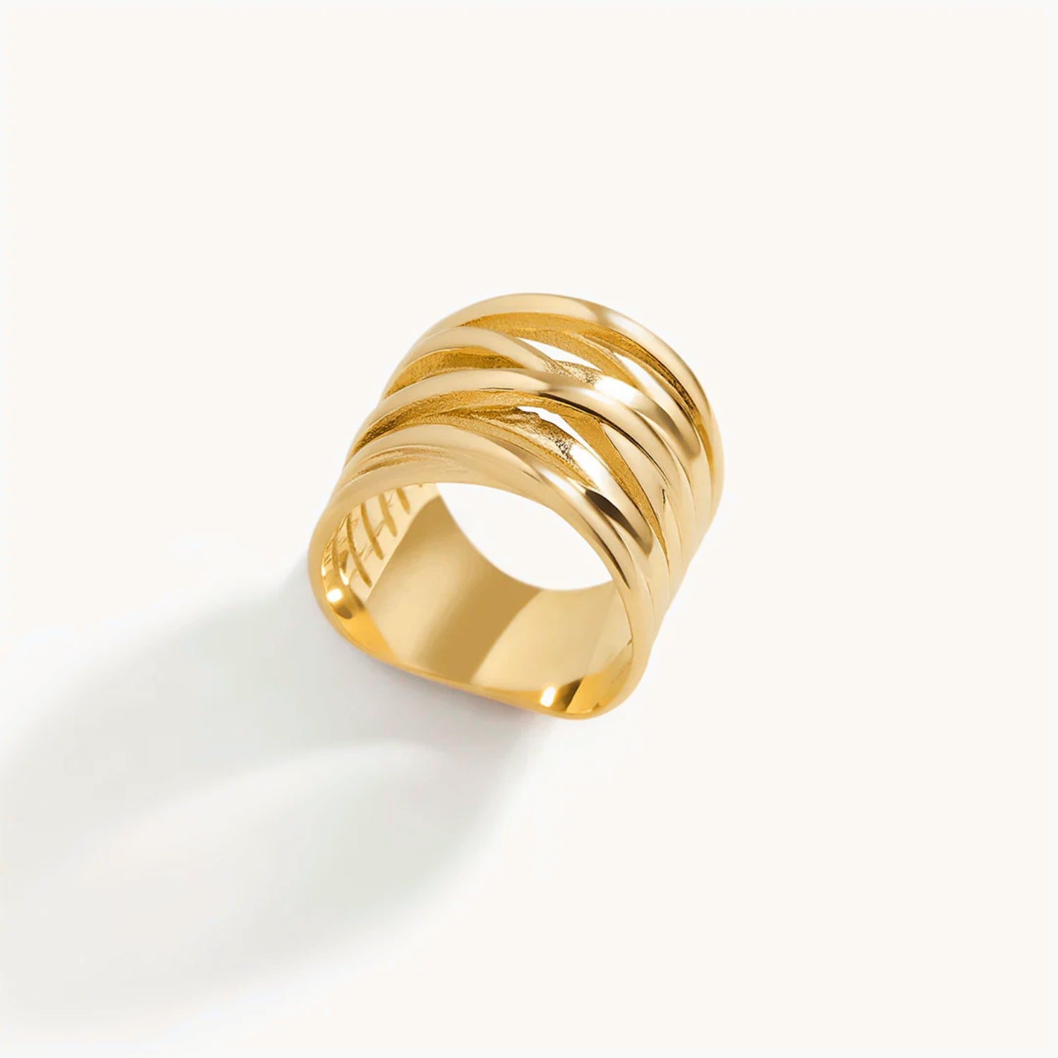 Bague Sculpturale Entrelacée en Or
