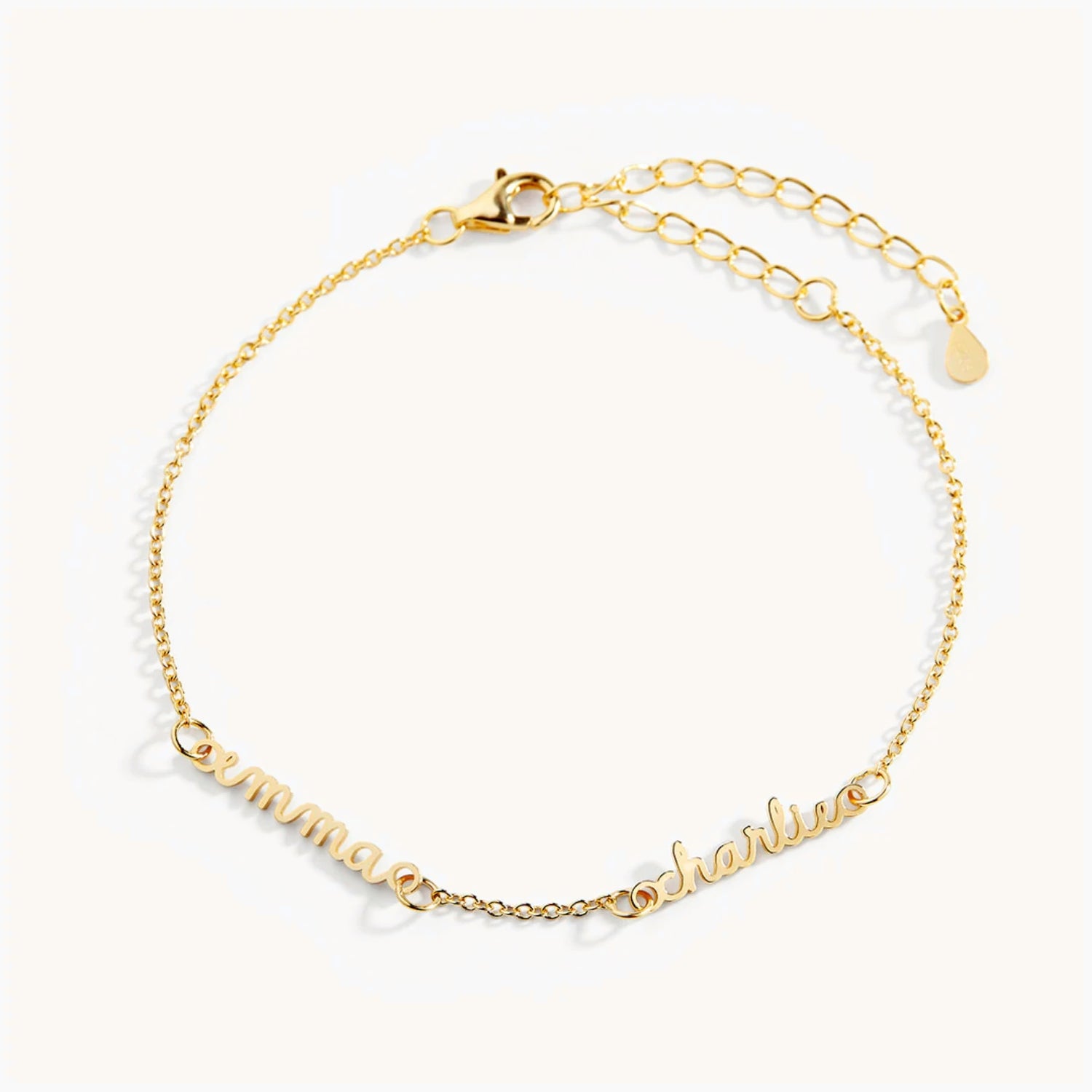 Bracelet Fin à Prénoms Multiples en Or