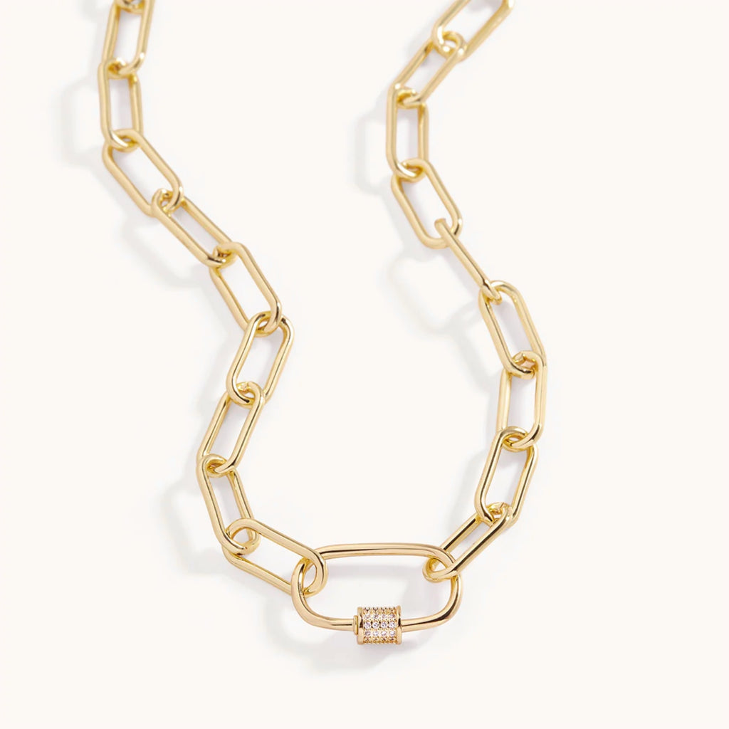 Collier Chaîne Maillons avec Mousqueton Pavé en Or