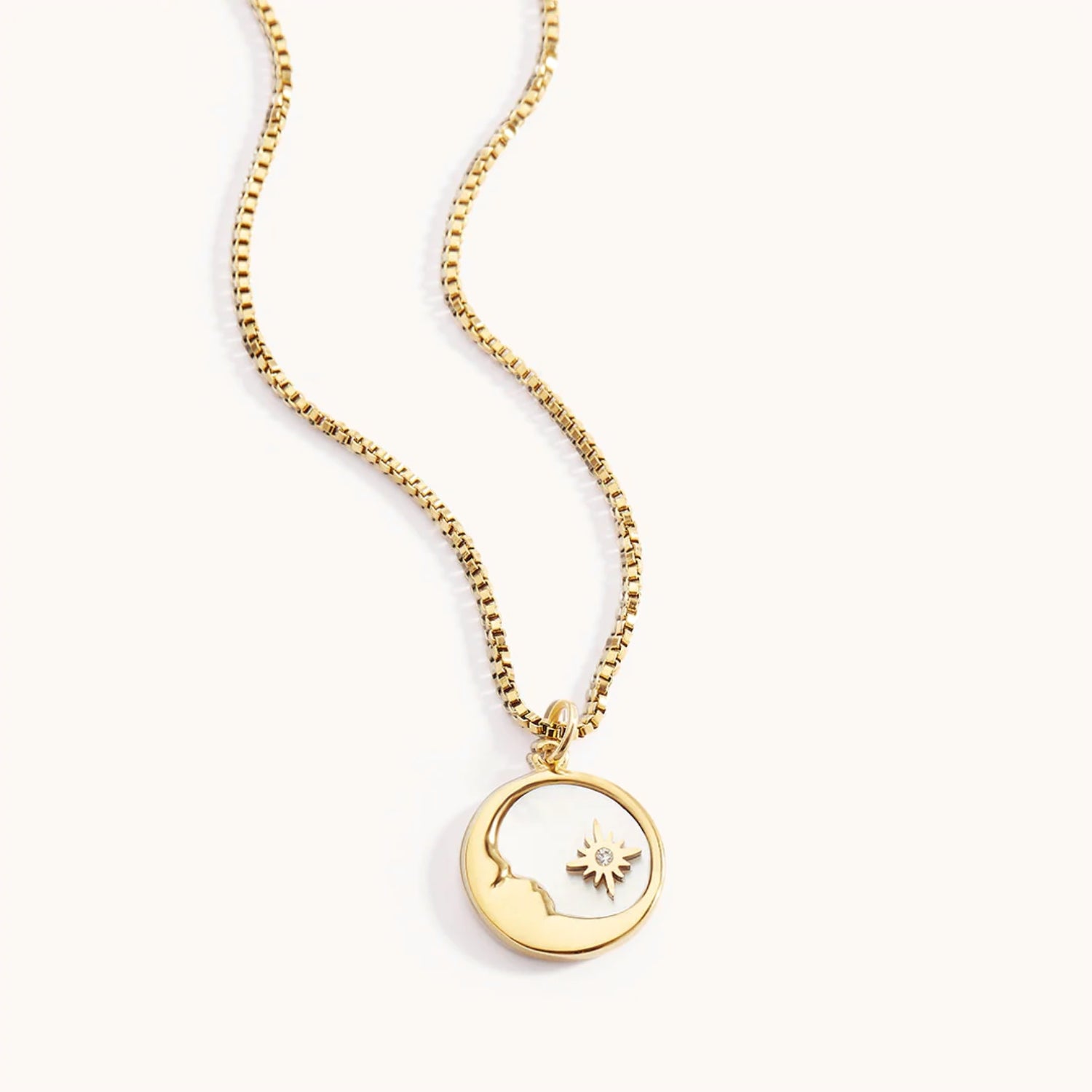 Collier Pendentif Lune Nacre en Or
