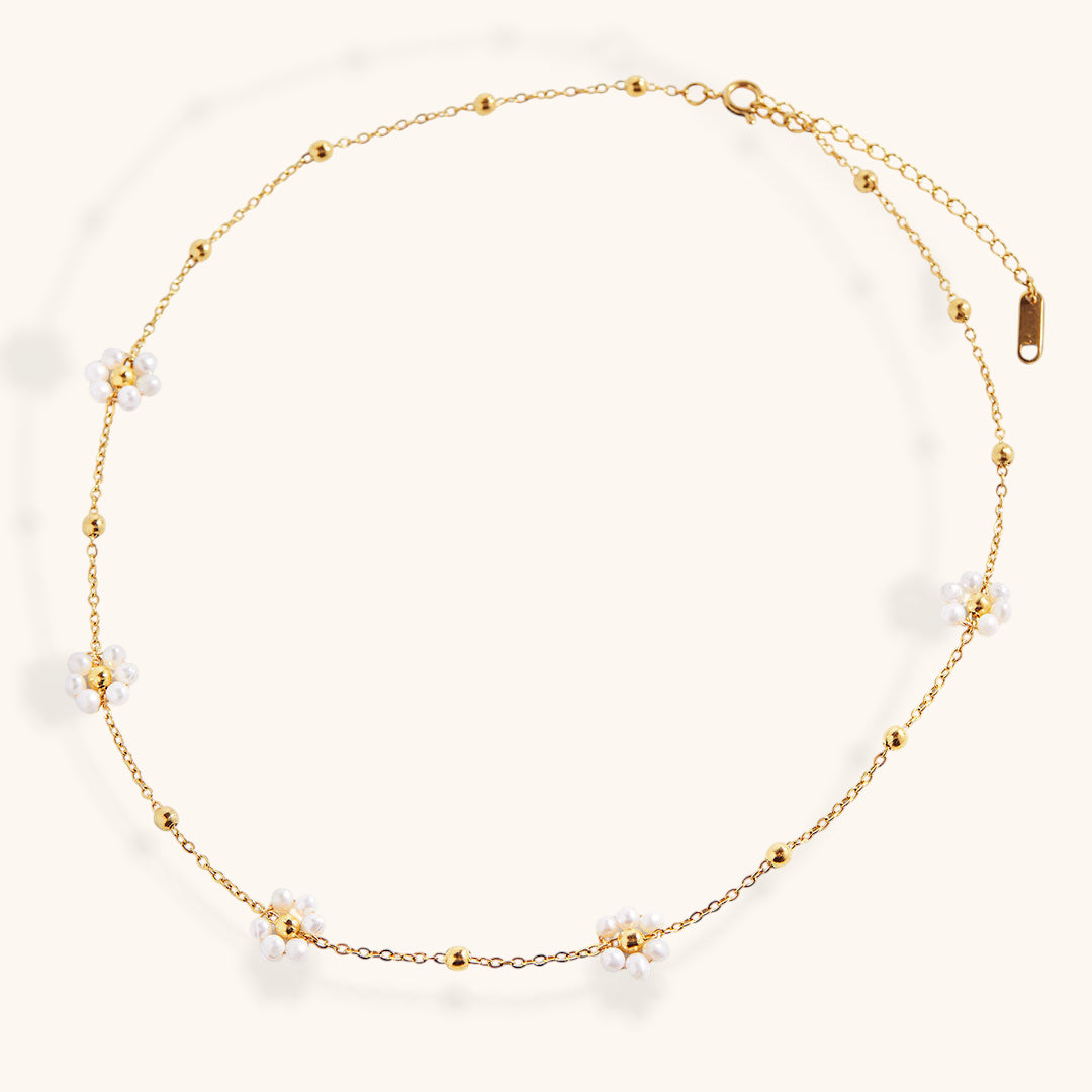 Daisy Charm Necklace