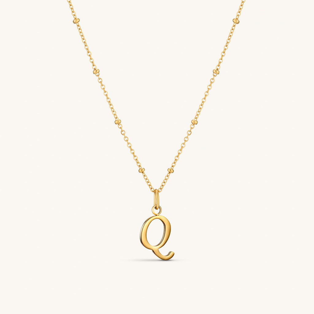 Collier Initiale Q en Écriture Script en Or