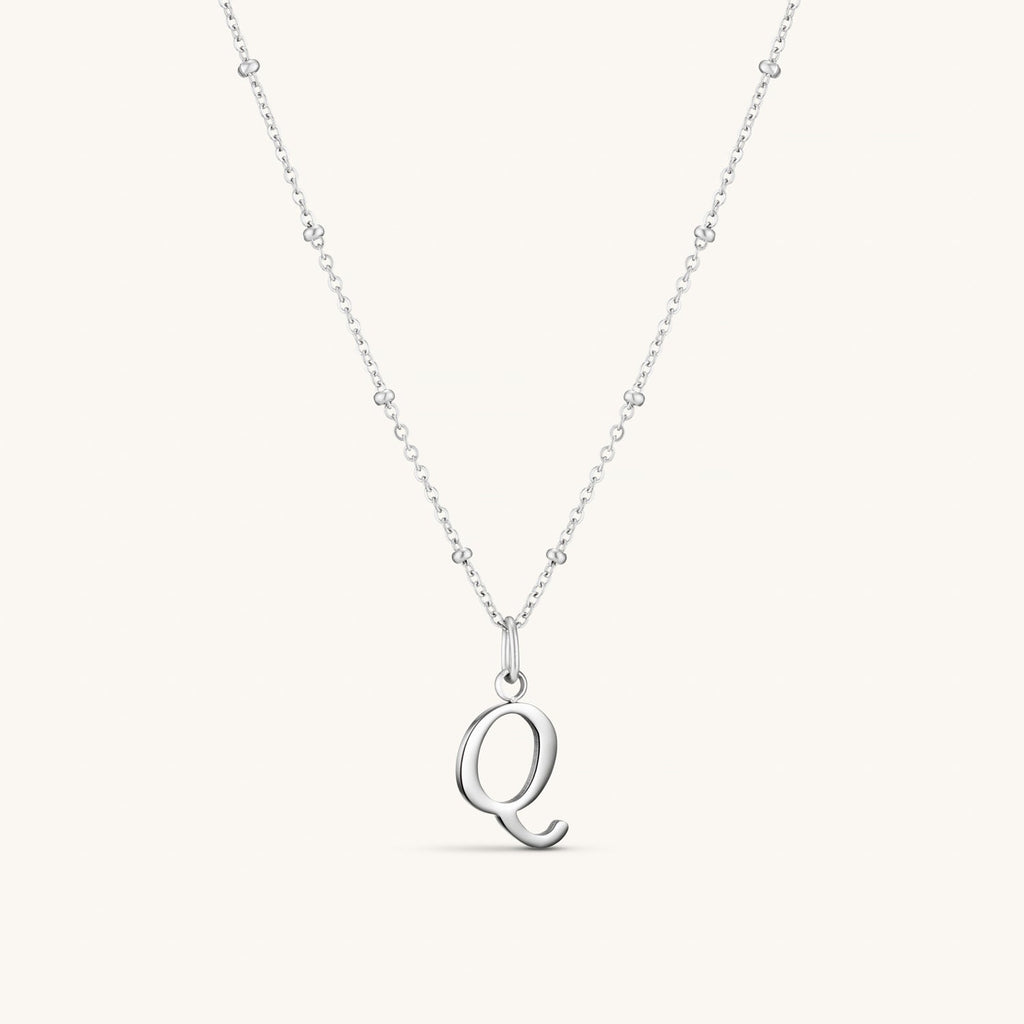 Collier Initiale Q en Écriture Script en Argent