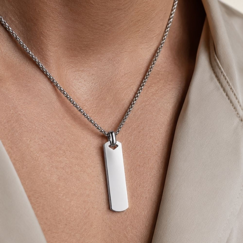 Soft Edge | Collar Colgante Placa Hombre