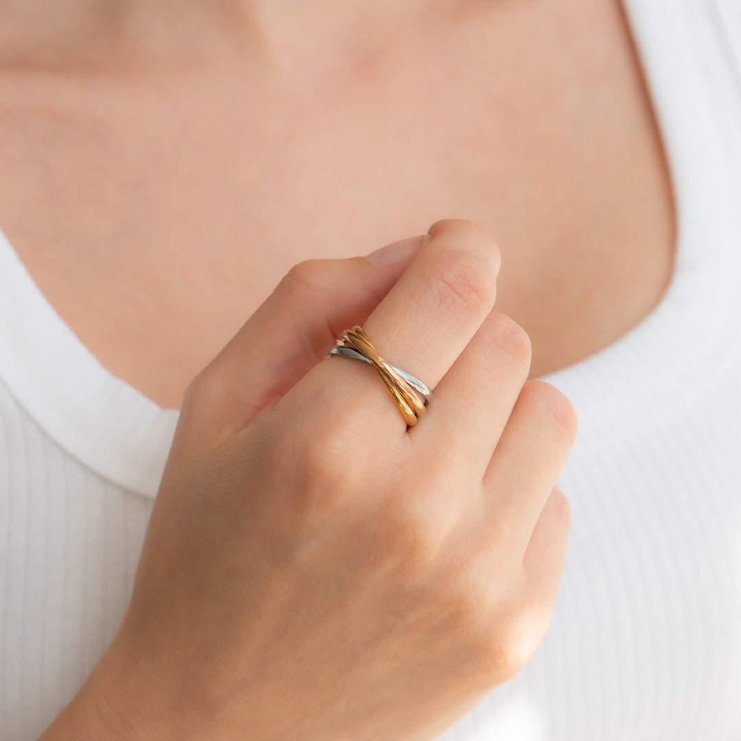 Intertwined Anti-Stress Ring