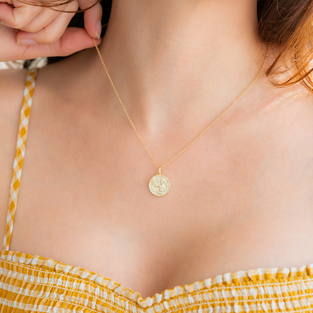 Collier Pendentif Déesse Grecque en Or