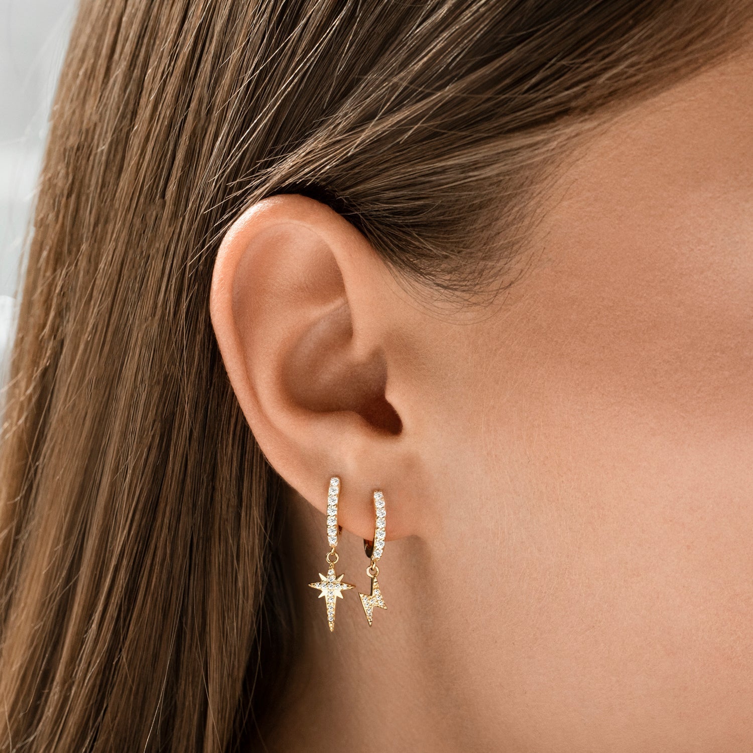 Boucles d’Oreilles Créoles Goutte Éclair en Or