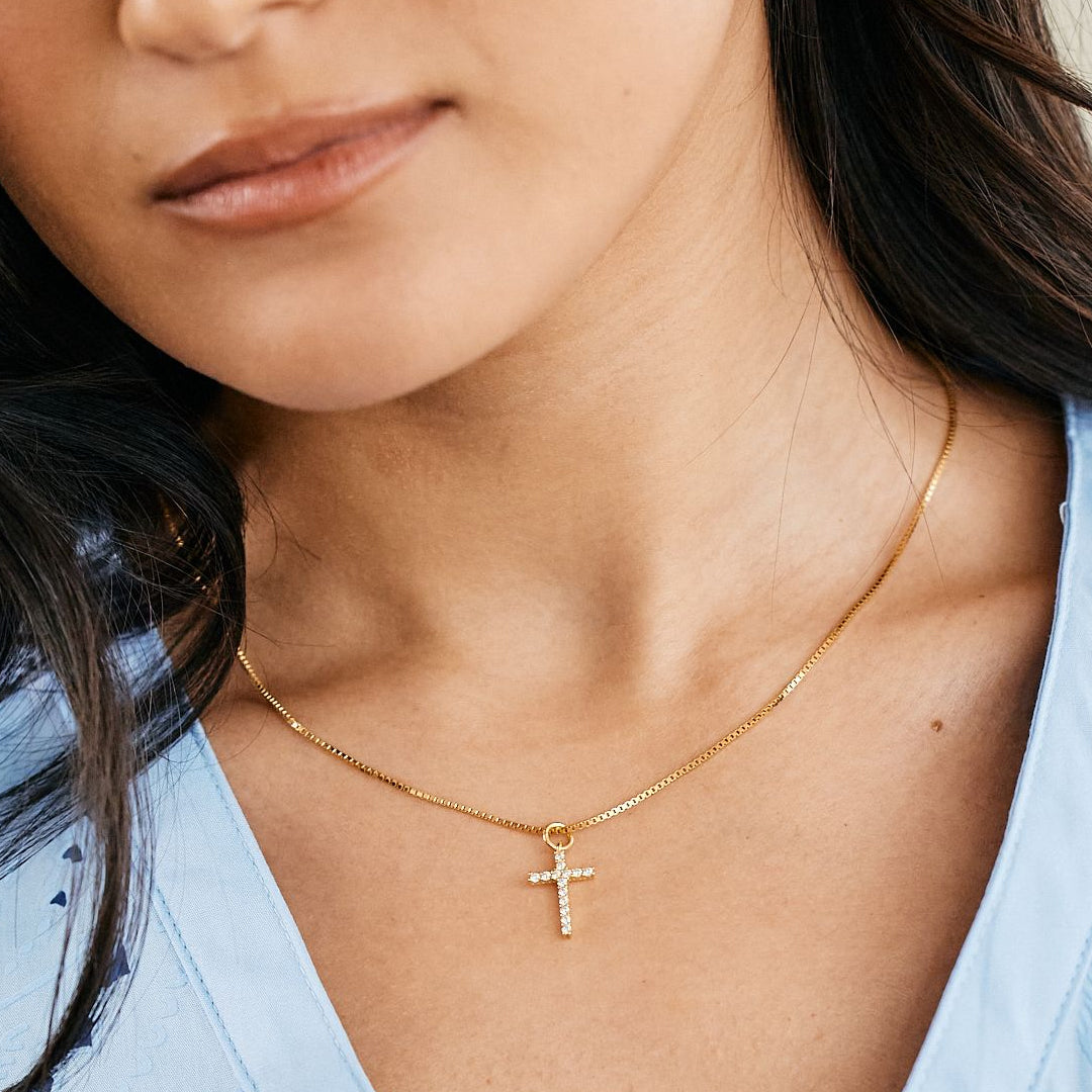 Collier Croix Pavé en Or