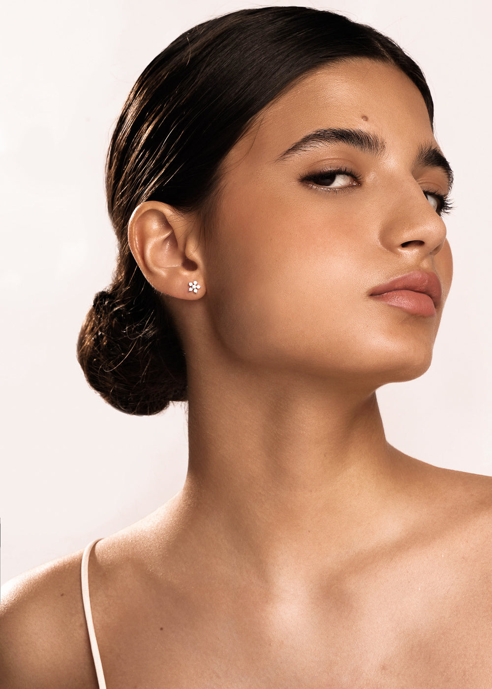 Puces d’Oreilles Fleur avec Diamant en Or