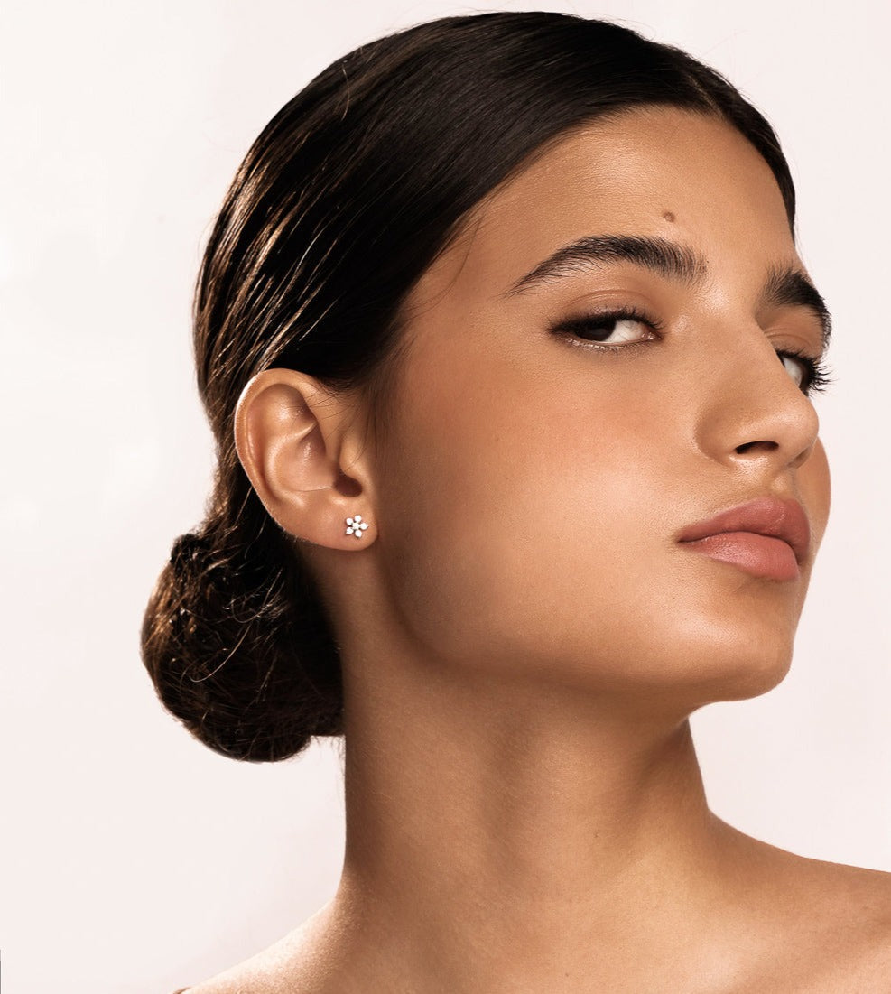 Puces d’Oreilles Fleur avec Diamant en Argent