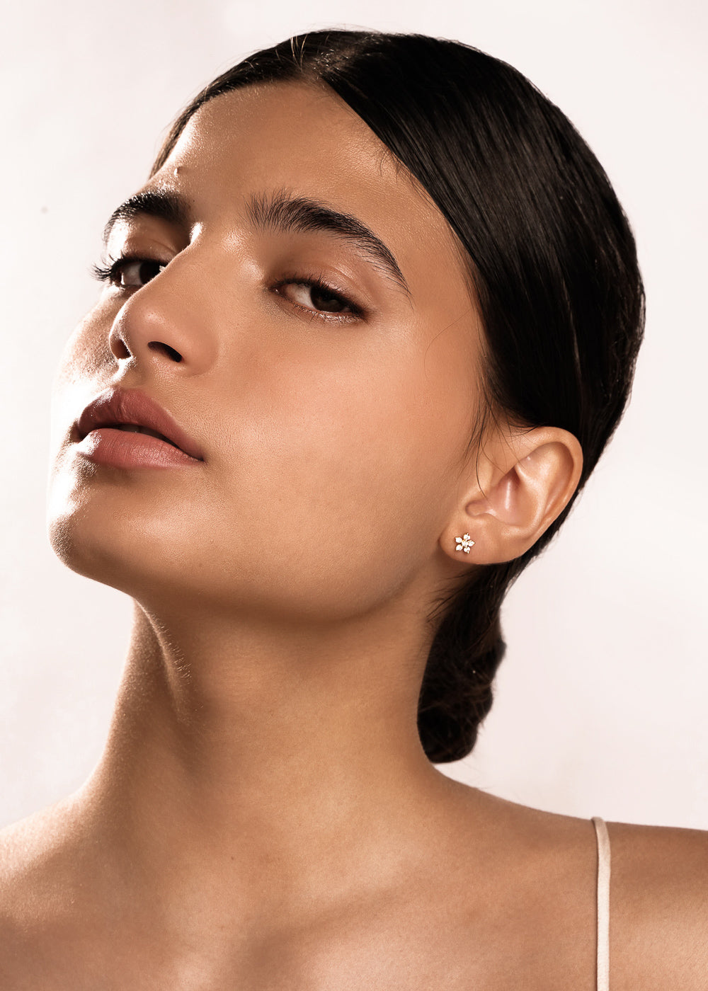 Puces d’Oreilles Fleur avec Diamant en Or