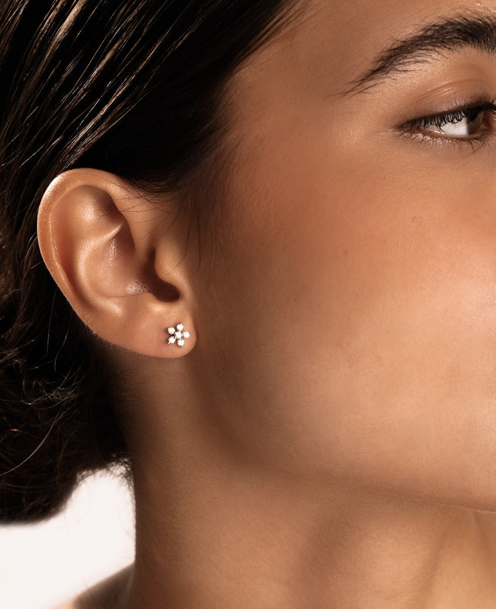 Puces d’Oreilles Fleur avec Diamant en Argent