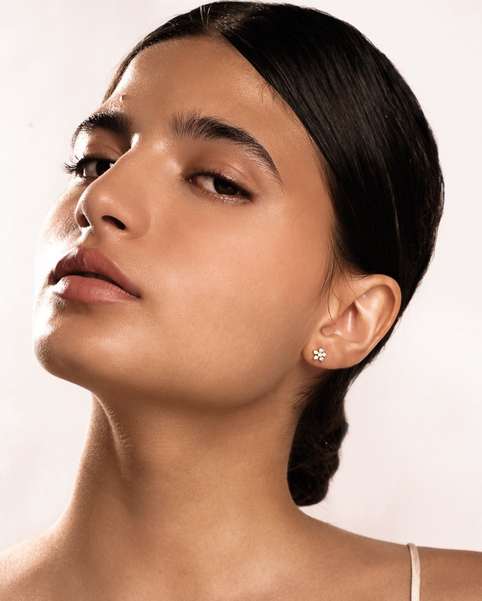 Puces d’Oreilles Fleur avec Diamant en Argent