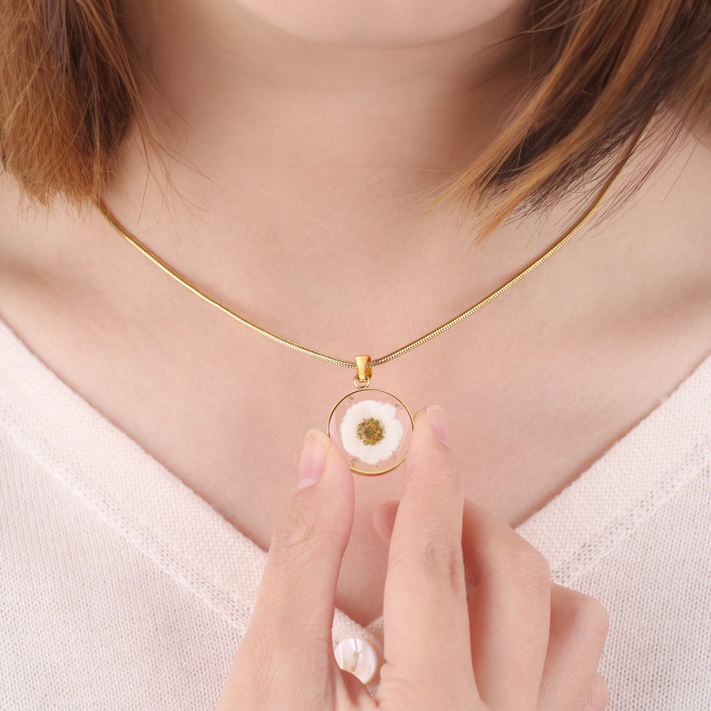 Florale Essenz Halskette