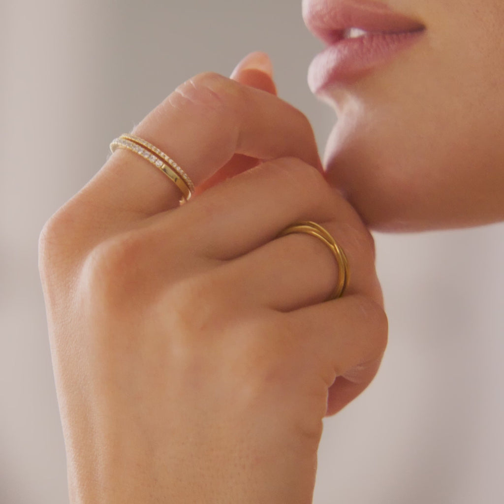 Intertwined Anti-Stress Ring